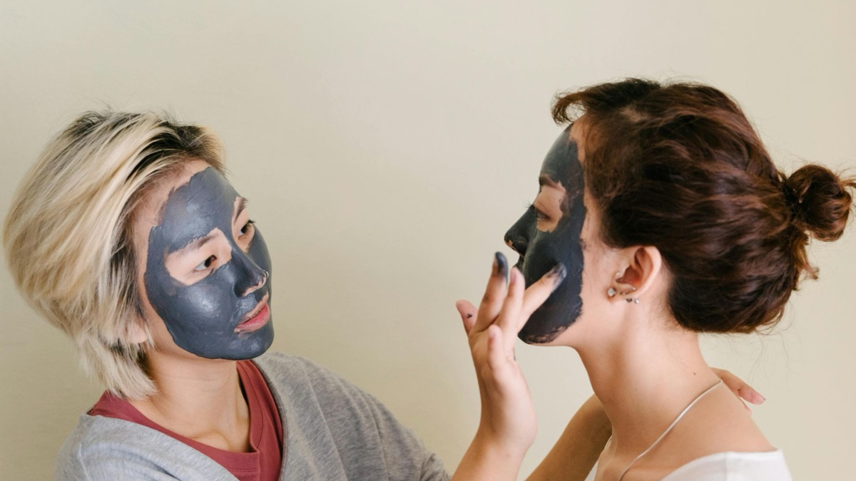 5 Simple DIY Face Masks You Can Use At Home