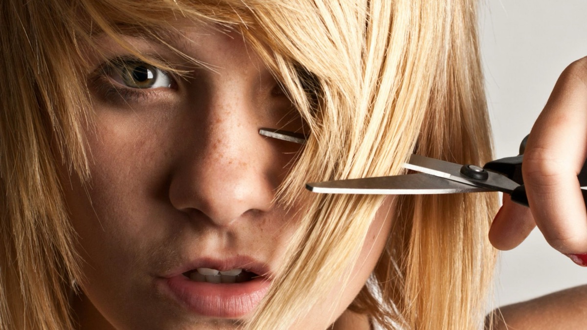 5 Things To Know Before Cutting Your Bangs At Home