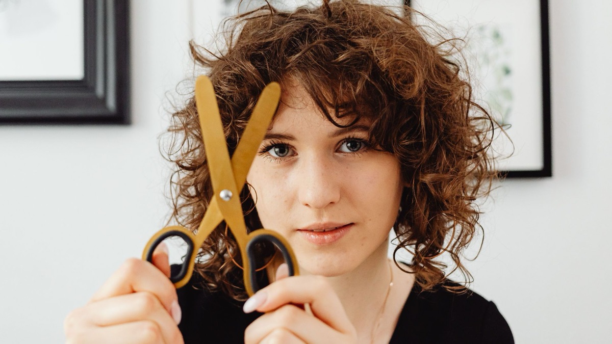 5 Things To Know Before Cutting Your Bangs At Home