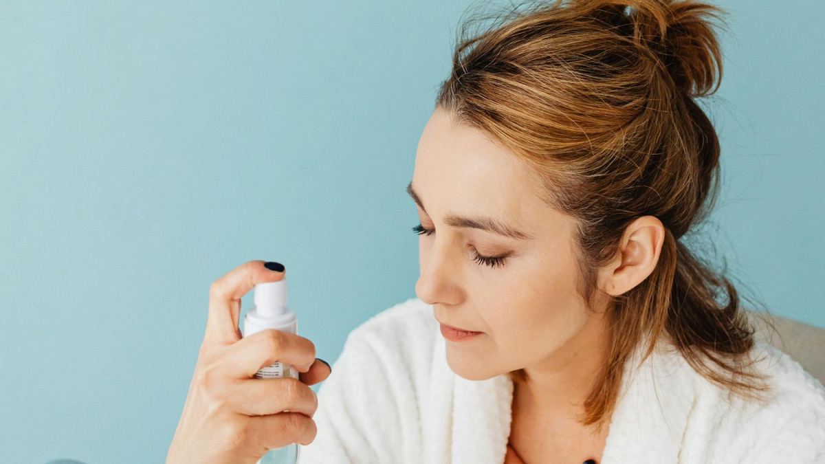5 Ways To Refresh Your Makeup Throughout The Day
